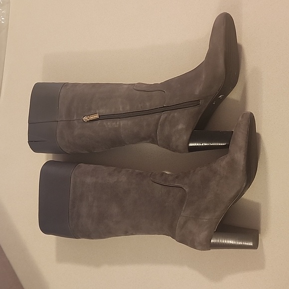 Isaac Mizrahi Boots - Picture 1 of 7